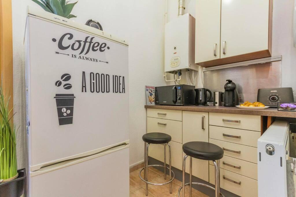 Trendy 2 Flat, Next To Corvin Mall Free Huge Garage! Ac,dishwasher,washmachine, Smart Tv Apartment *