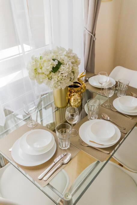 Trendy 2 Flat, Next To Corvin Mall Free Huge Garage! Ac,dishwasher,washmachine, Smart Tv