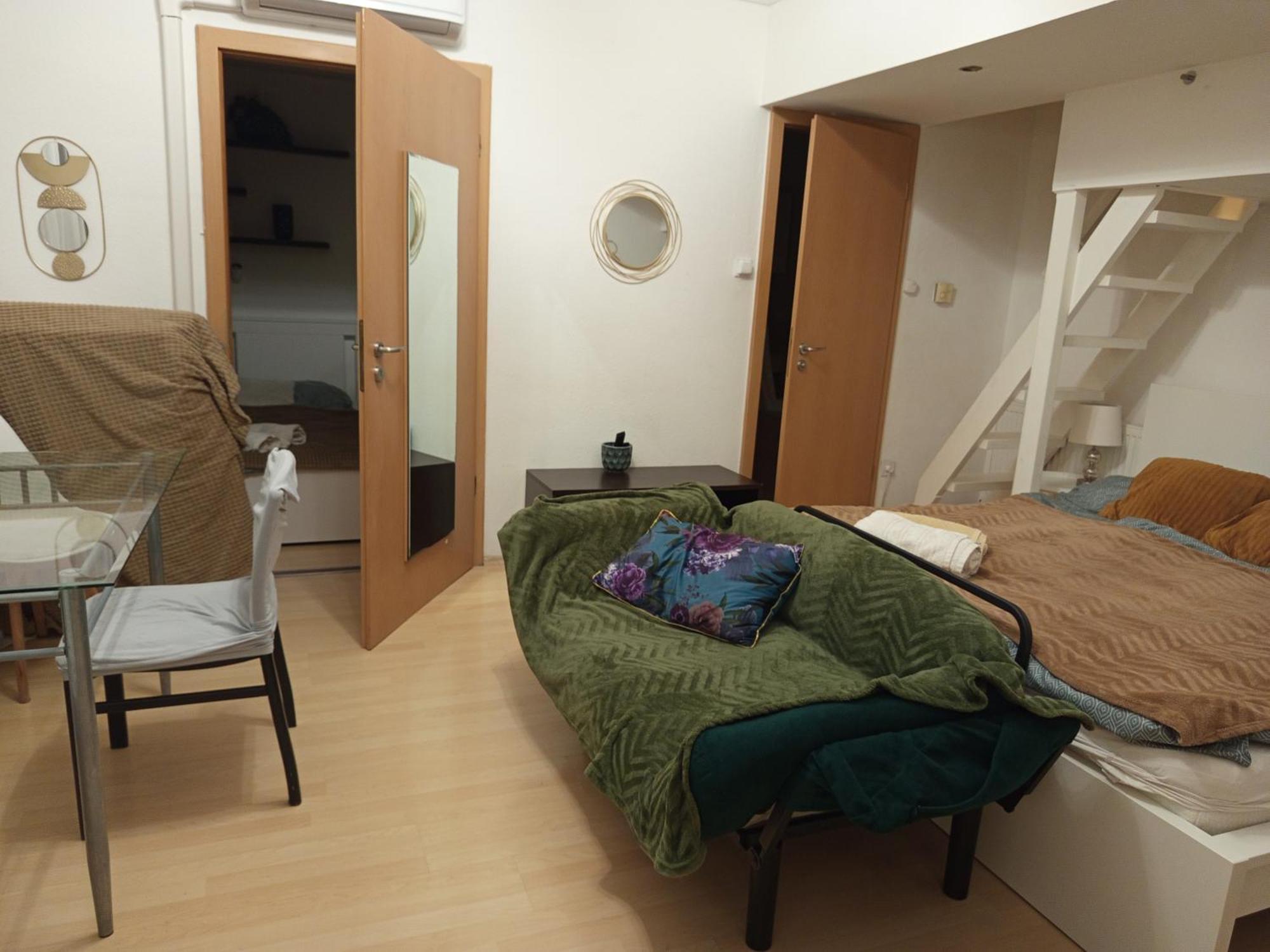Apartment Trendy 2 Flat, Next To Corvin Mall Free Huge Garage! Ac,dishwasher,washmachine, Smart Tv *